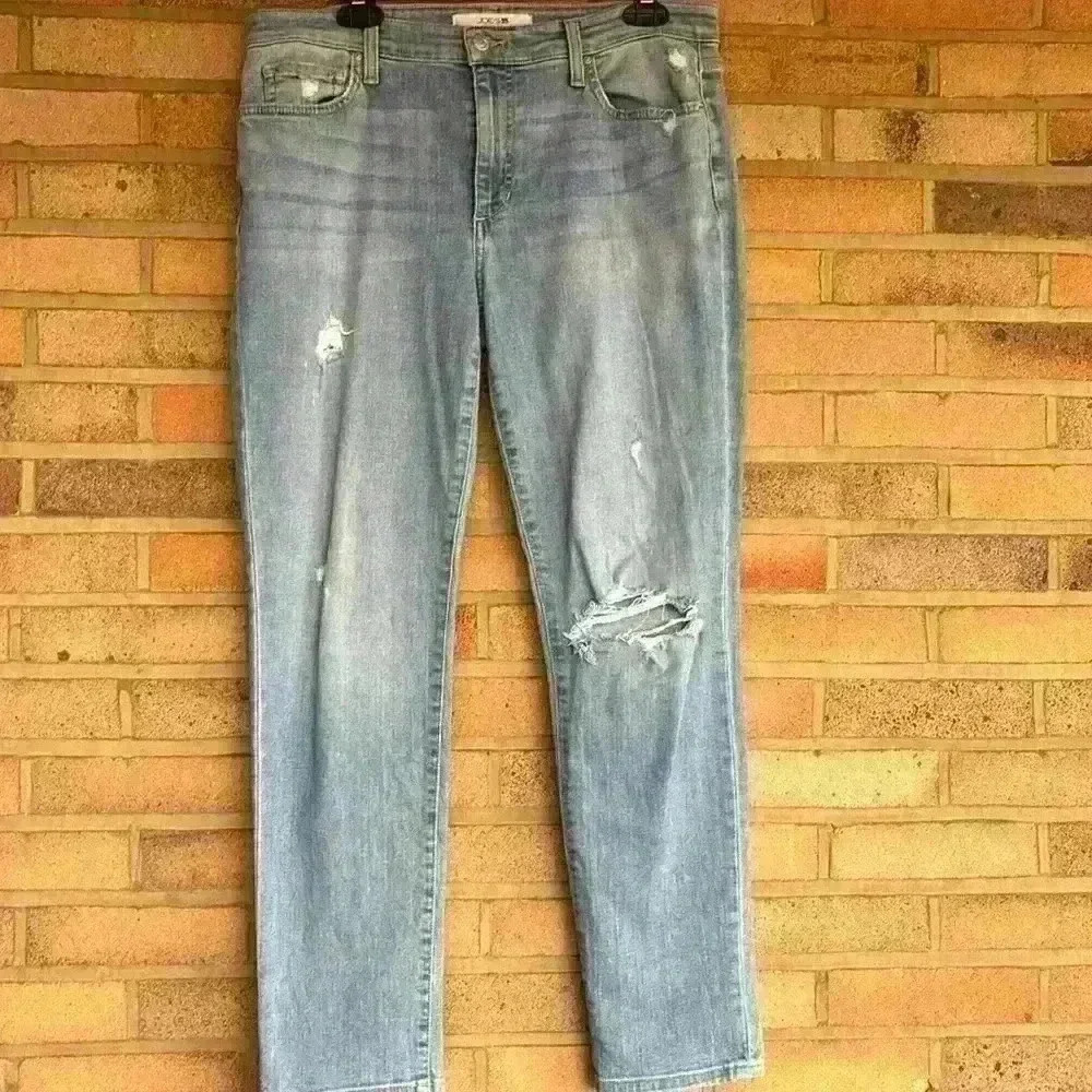 Joe’s Jeans Women’s  Premium light wash distressed denim Skinny Jeans 30